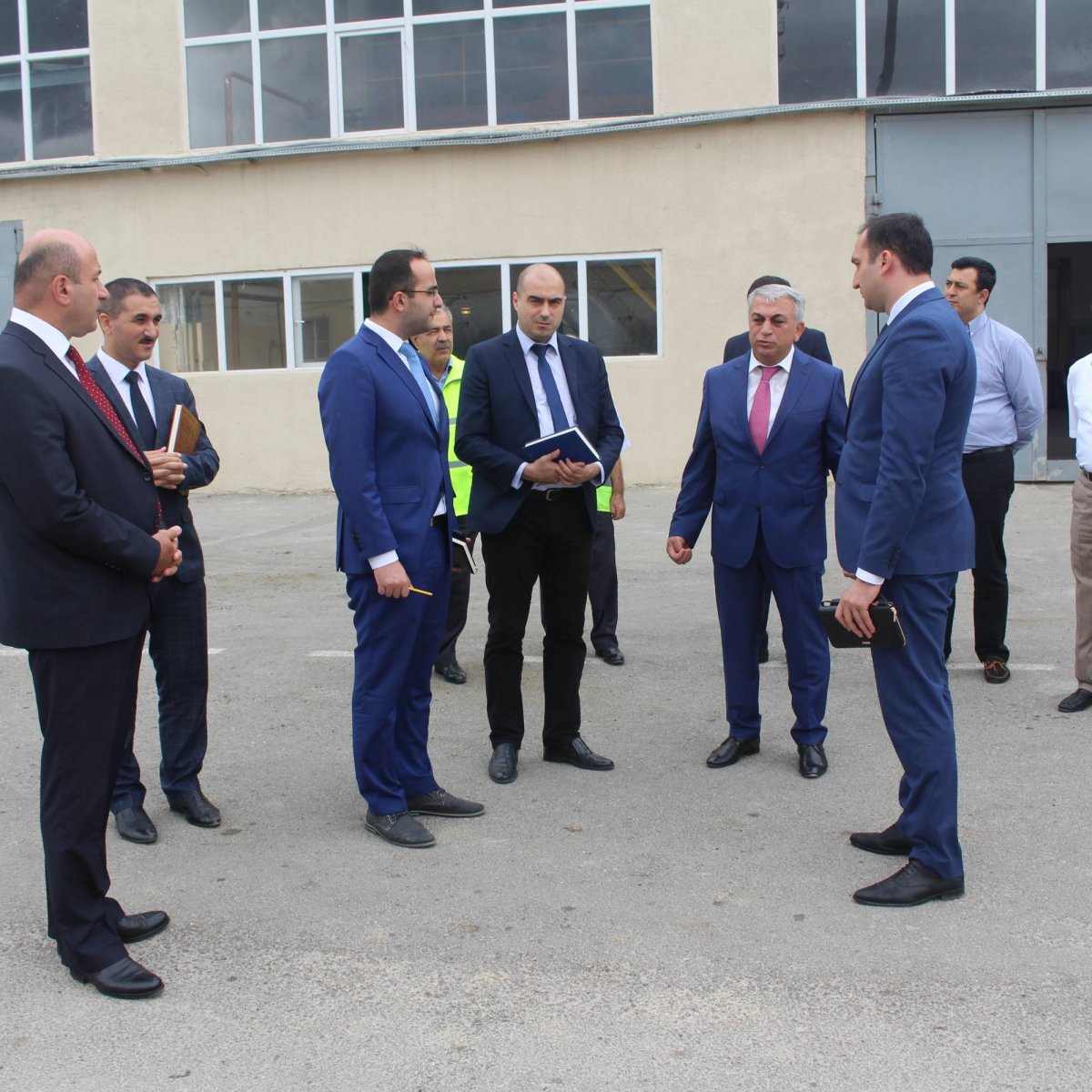 İqtisadi İslahatların Təhlili və Kommunikasiya Mərkəzinin əməkdaşları Təcrübə-Sənaye Zavodunda olublar.