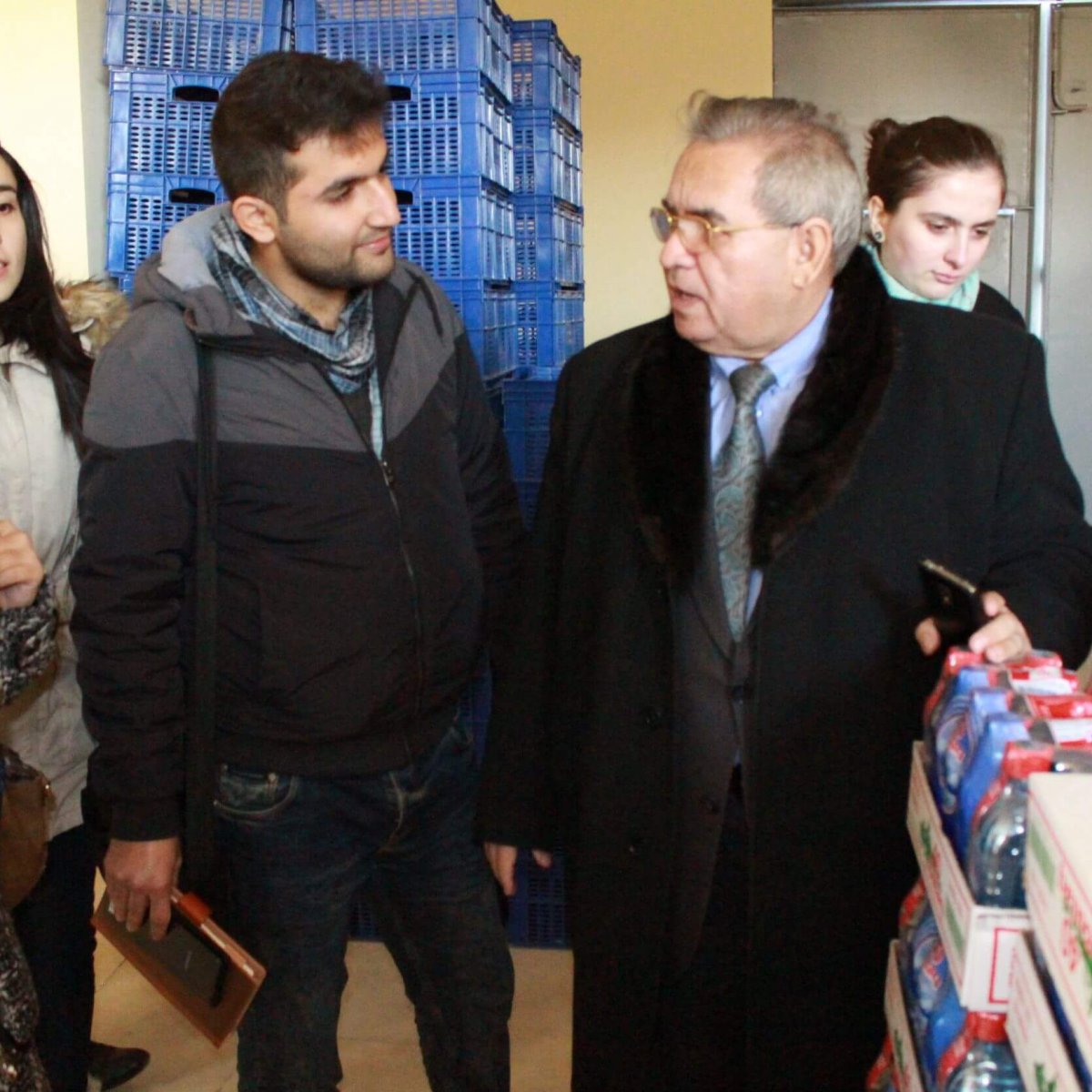 Respublikanın müxtəlif universitetilərinin tələbələri Təcrübə-Sənaye Zavodunda olarkən.