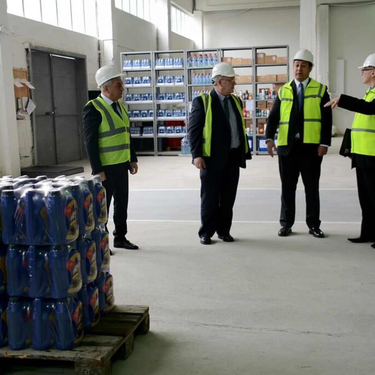 Birləşmiş Krallığın “Millers Oil LTD” şirkətinin rəsmiləri AMEA Təcrübə-Sənaye Zavodunda olarkən.