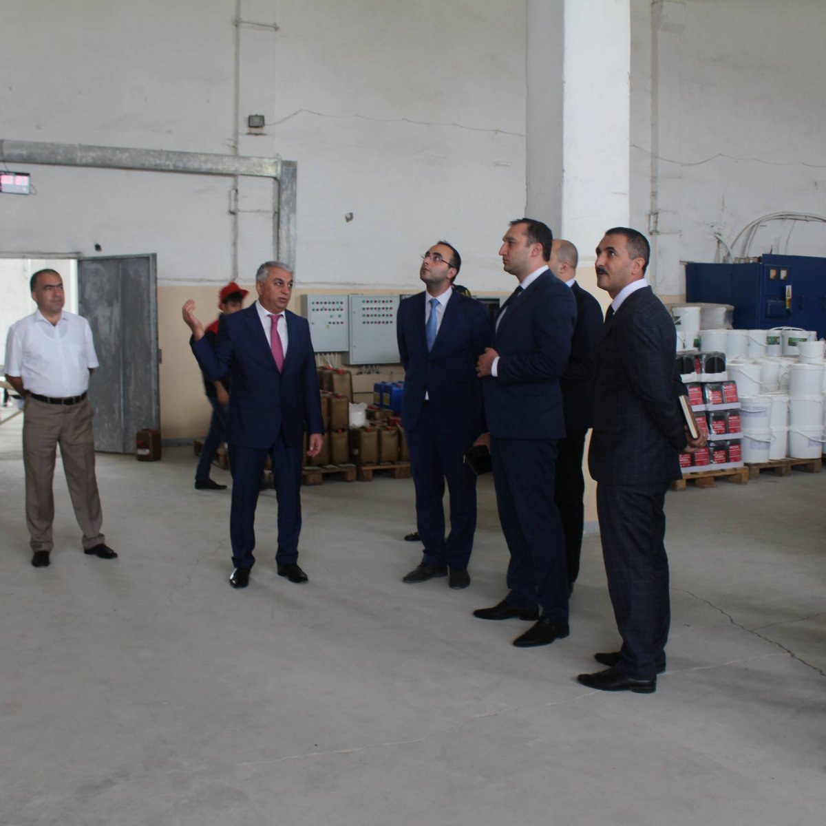 İqtisadi İslahatların Təhlili və Kommunikasiya Mərkəzinin əməkdaşları Təcrübə-Sənaye Zavodunda olublar.