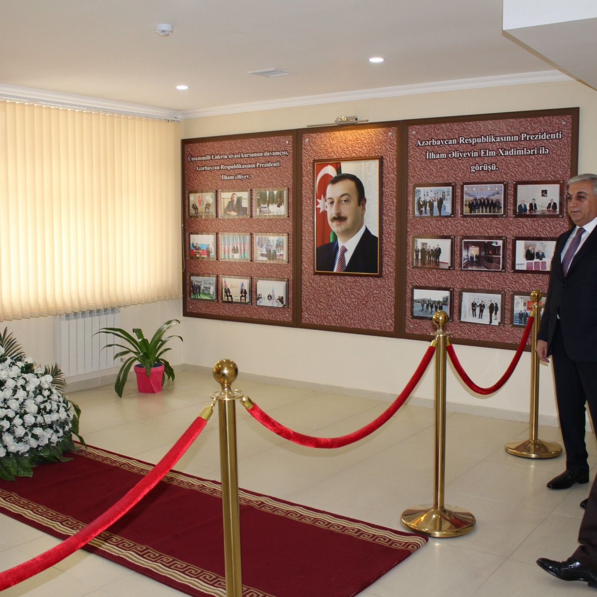 “Engineering, Procurement & Construction” şirkərinin direktoru və onun müavini AMEA TSZ-də olarkən.