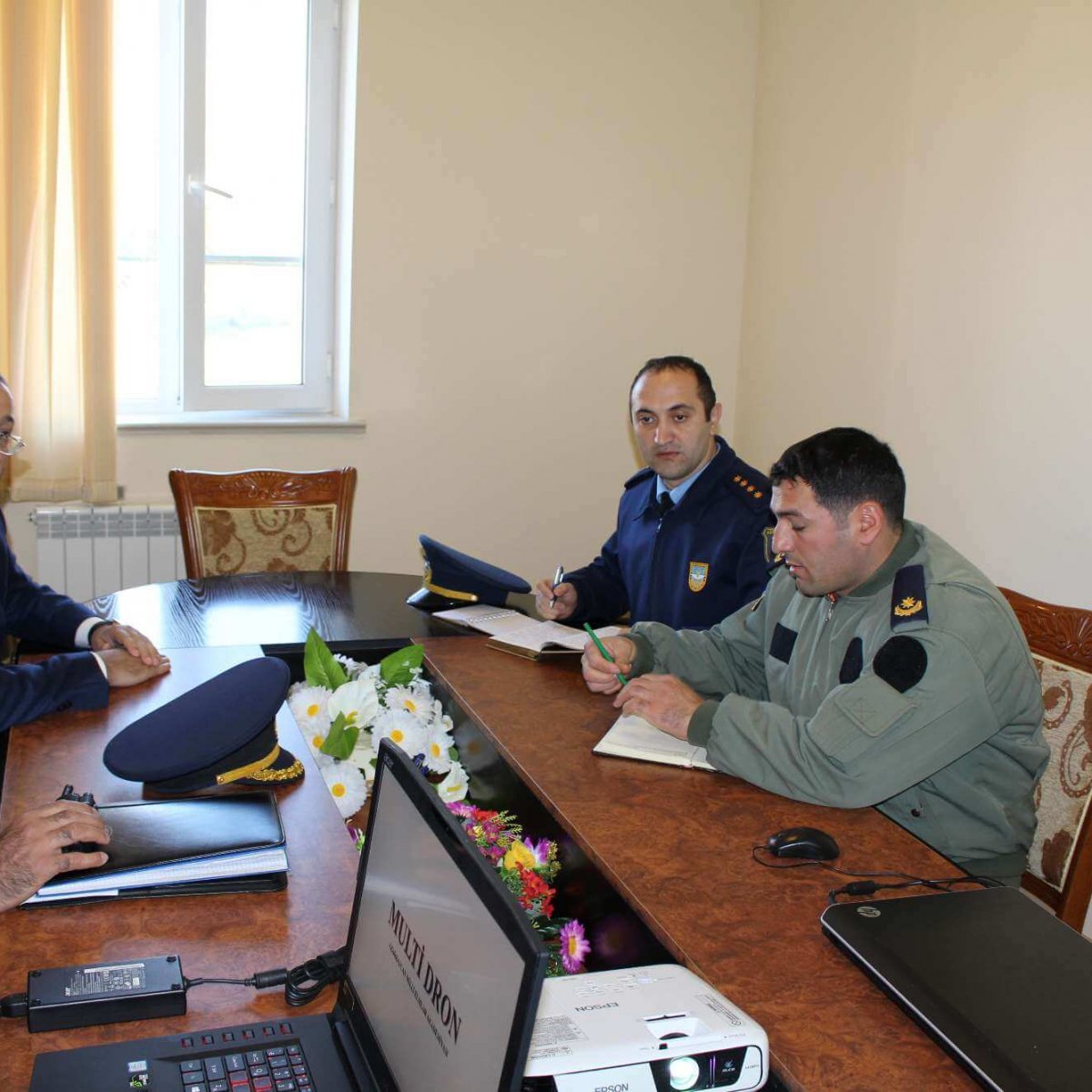 A.R. Müdafiə Nazirliyinin HHQ və HHM Qoşunları rəsmiləri TSZ-də olarkən.