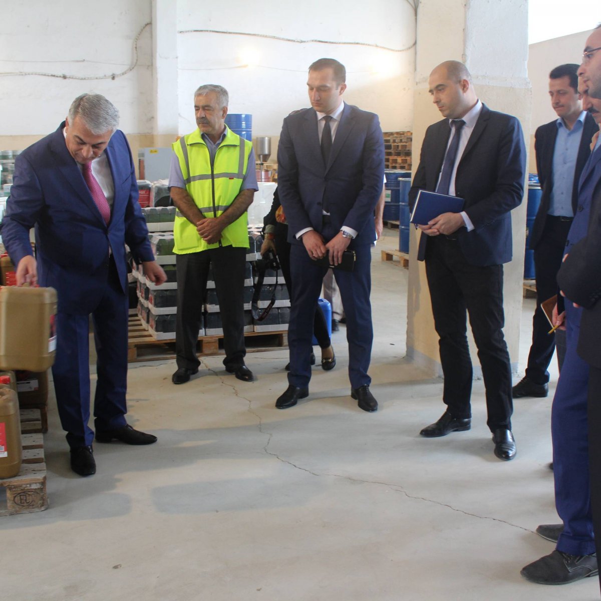 İqtisadi İslahatların Təhlili və Kommunikasiya Mərkəzinin əməkdaşları Təcrübə-Sənaye Zavodunda olublar.