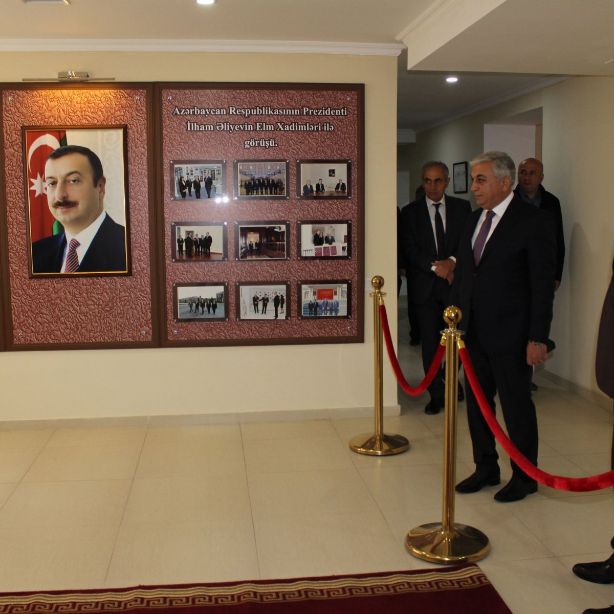 “Engineering, Procurement & Construction” şirkərinin direktoru və onun müavini AMEA TSZ-də olarkən.