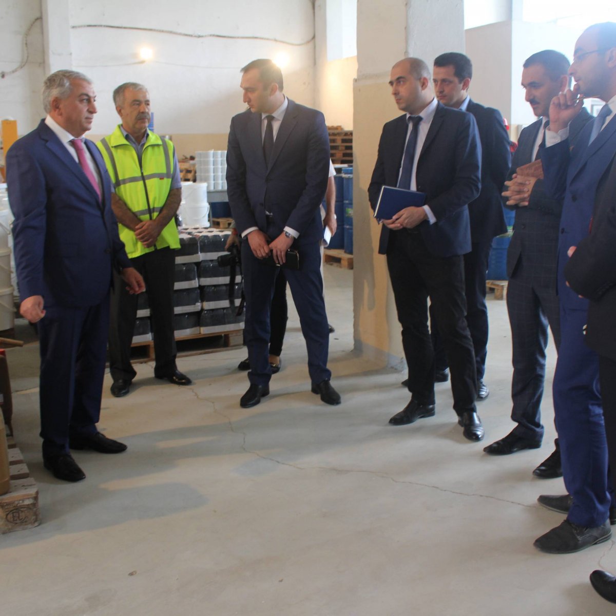 İqtisadi İslahatların Təhlili və Kommunikasiya Mərkəzinin əməkdaşları Təcrübə-Sənaye Zavodunda olublar.